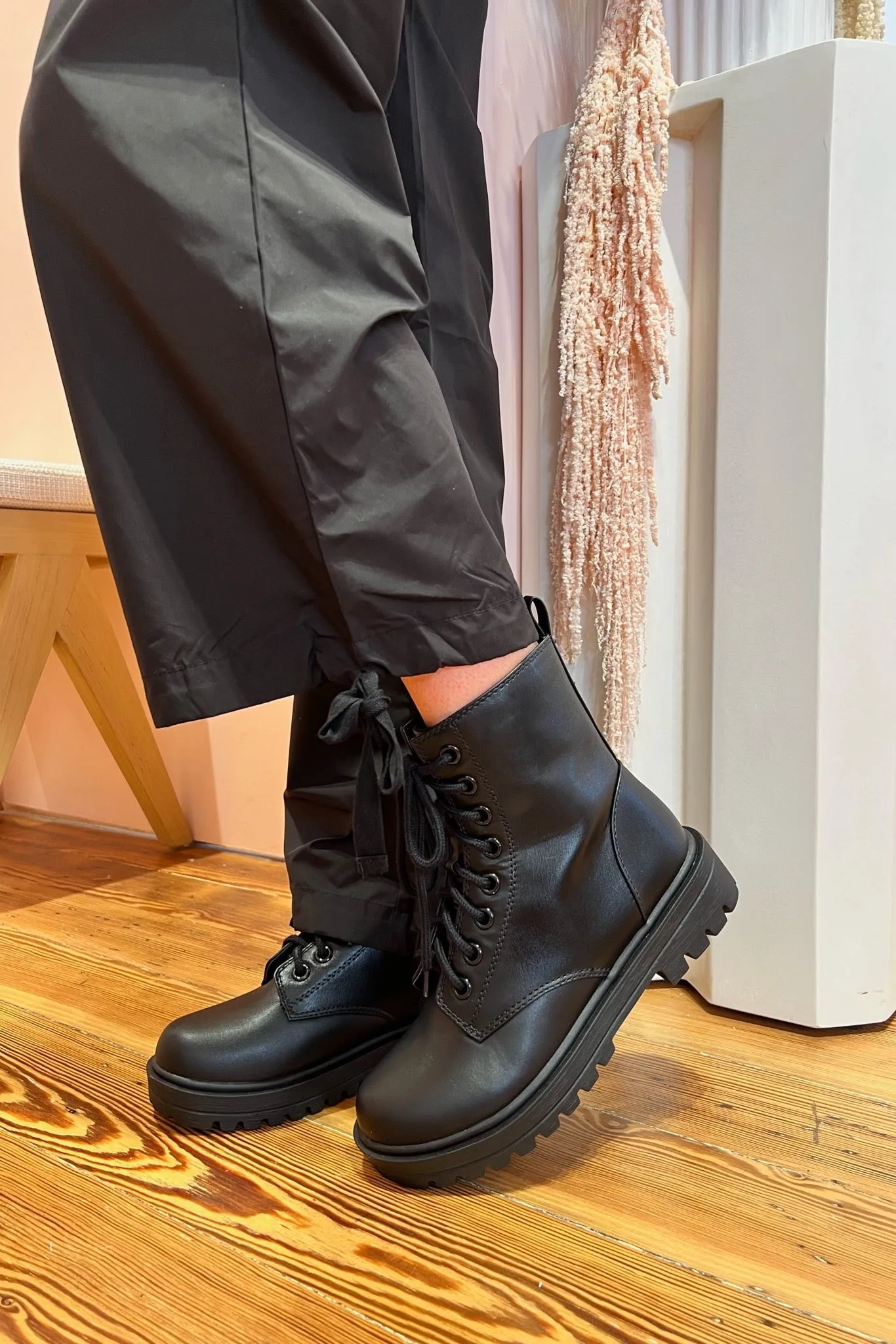 Rendezvous Combat Boot ~ Black