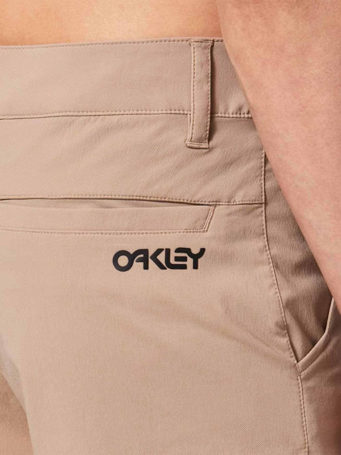 SHORT OAKLEY HOMBRE PIERSIDE 19 RC HYBRID SHORT