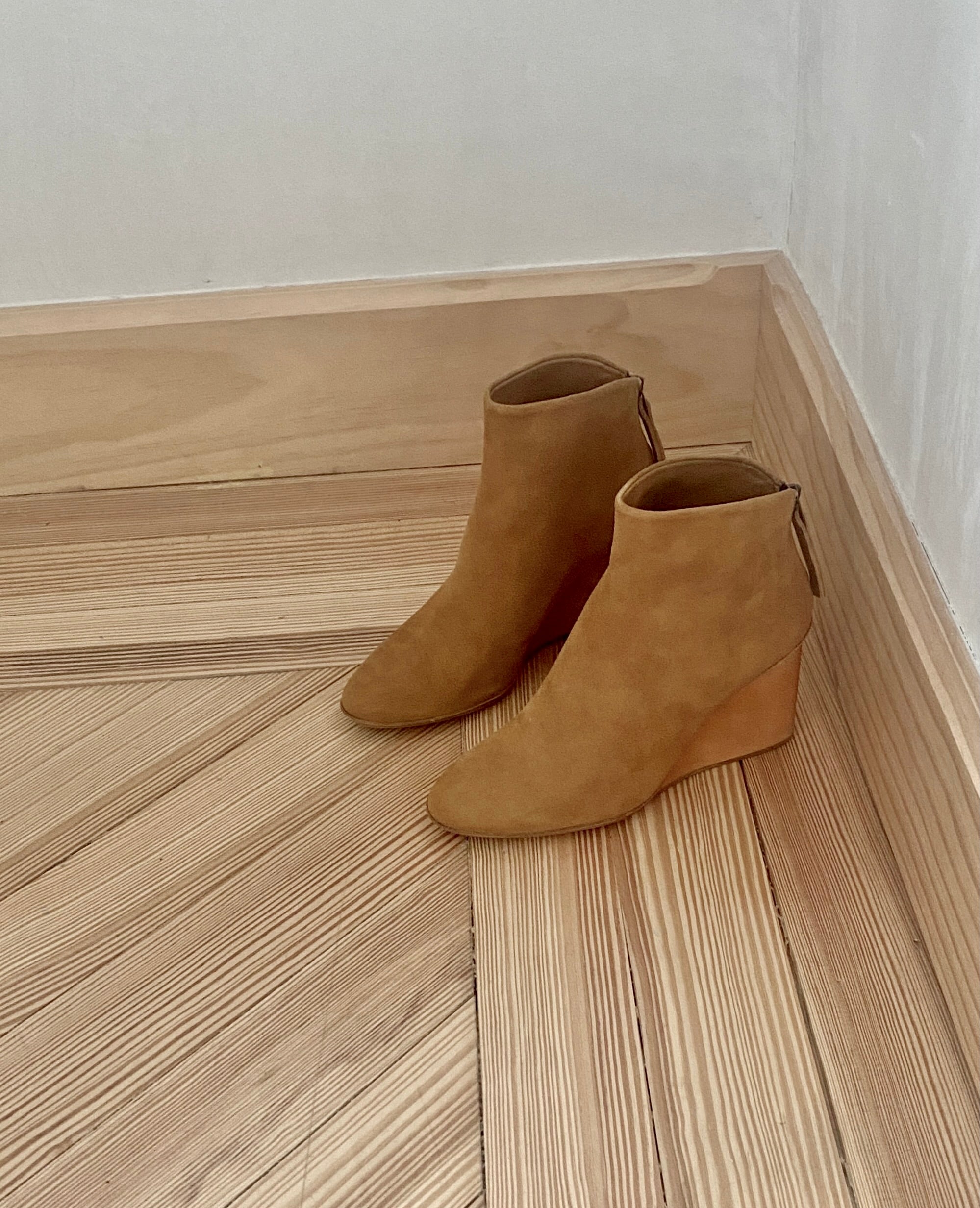 Warehouse Sale - Lovage Boots Tan Suede